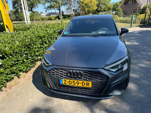 Audi A3 Sportback 40 TFSI e S Line ACC / BenO / Matrix / Hud