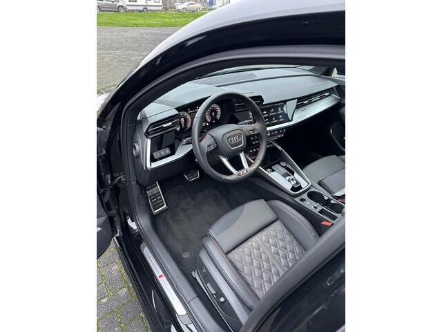 Audi A3 Limousine 35 TFSI 150pk S edition | Pano dak | Leder | B&O