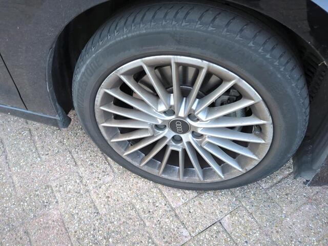 Audi A3 Limousine 30 TFSI Business edition NL-AUTO | CAMERA | AUTOMAAT | DIGIDASH