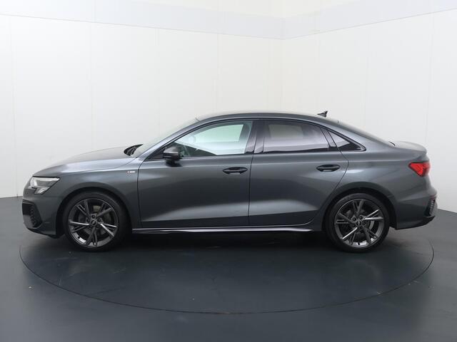 Audi A3 Limousine 35 TFSI S edition | 150 PK | Automaat | Cruise control | Climate control | LED verlichting | Navigatiesysteem | Parkeersensoren | S-Line | Apple Carplay / Android Auto |