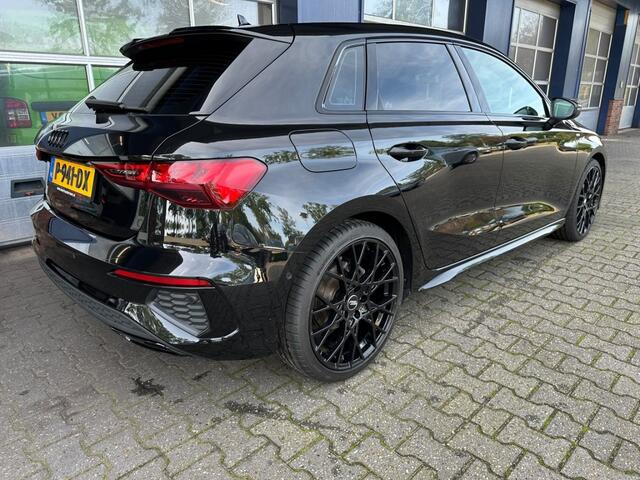 Audi A3 30 TFSI S-LINE, Black, Automaat, ACC, Camera, Carplay, ALL IN prijs!