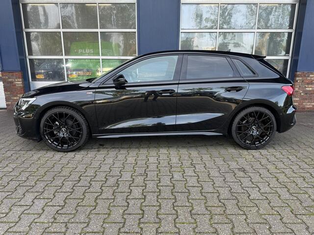 Audi A3 30 TFSI S-LINE, Black, Automaat, ACC, Camera, Carplay, ALL IN prijs!