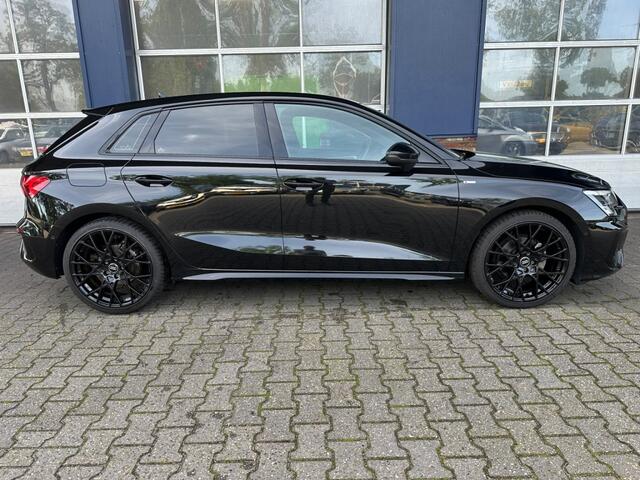 Audi A3 30 TFSI S-LINE, Black, Automaat, ACC, Camera, Carplay, ALL IN prijs!