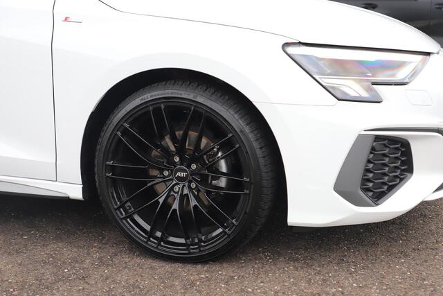 Audi A3 Limousine 30 TFSI S edition Automaat 19 inch ABT Velgen RS Zetels Rode Stiksels Navigatie Carplay Adaptive Cruise Rijstrooksensor Parkeersensor 2X S-Line
