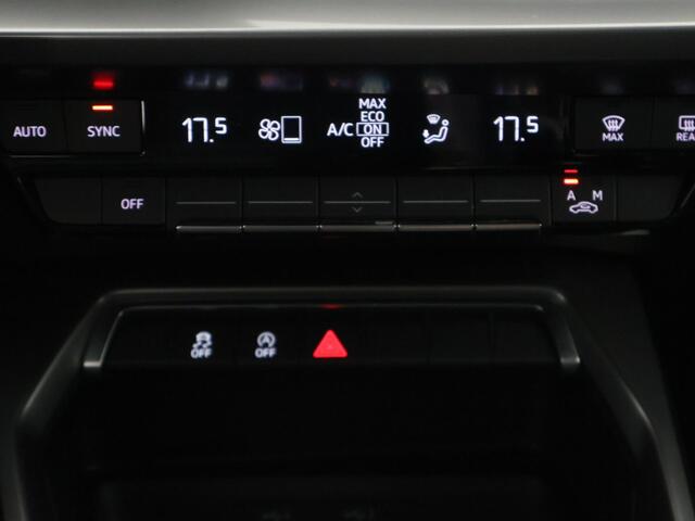 Audi A3 Limousine 30 TFSI Advanced Black Edition | 1e eigenaar | Navigatie | Parkeersensoren | Privacy Glass |