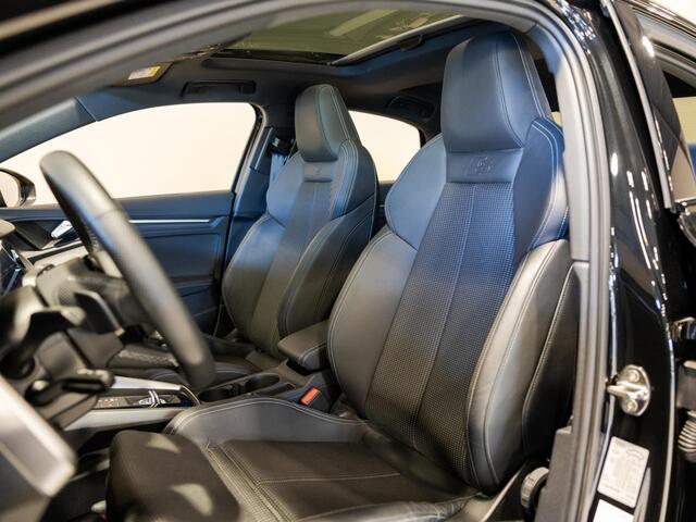 Audi A3 Limousine 30 TFSI 2x S-Line edition / 110pk / Panorama dak / Trekhaak /