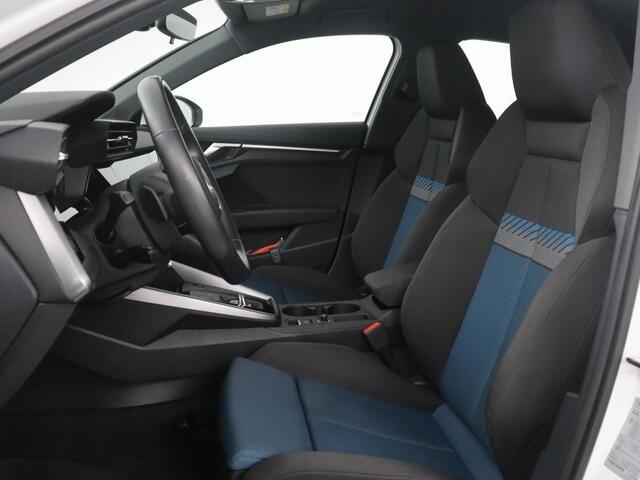 Audi A3 Limousine 35 TFSI S edition | Camera | Park assist | Carplay | Virtual Dashboard | Climate control | Full LED | Cruise control |