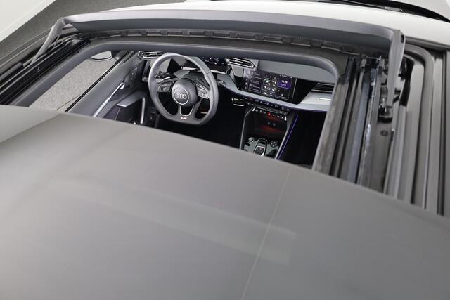 Audi A3 SPORTBACK 45 TFSI e S edition Competition 272pk | Panoramadak | 19 inch lichtmetalen velgen | Sonos Premium Audio | Navigatie