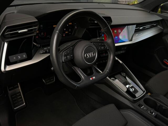 Audi A3 SPORTBACK 30 TFSI 3X S-Line *NL-AUTO*