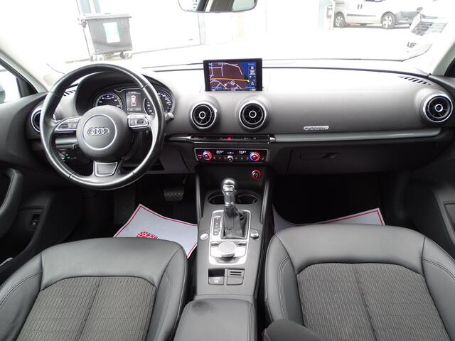 Audi A3 SPORTBACK 1.4 e-tron PHEV Attraction Pro Line plus Automaat, Navigatie, Airco/ECC, CruiseControl, Sport Interieur, Parkeersensoren, LM-velgen