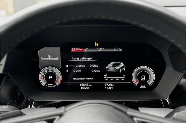 Audi A3 SPORTBACK 30 TFSI S Edition - Virtual Cockpit - Navi - Stoelverwarming - Draadloos Laden - LED - Business-pakket - Rijklaar