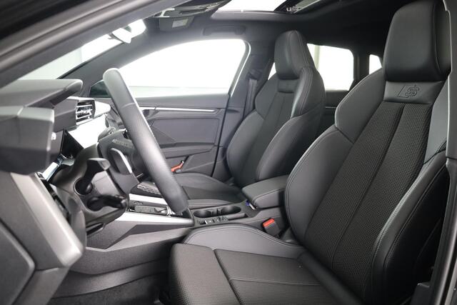 Audi A3 SPORTBACK 35 TFSI S edition 150 pk S-tronic | Verlengde garantie | Navigatie | Panoramadak | Parkeersensoren achter | Adaptieve cruise control |