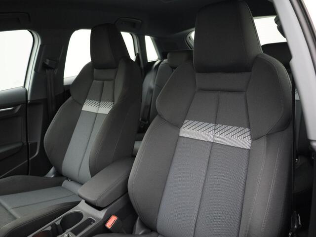 Audi A3 SPORTBACK 30 TFSI/110PK Business edition · Navigatie · Lane assist · Sportstoelen