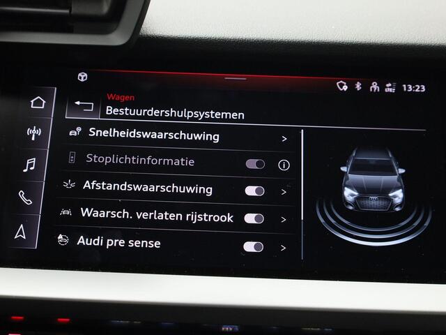 Audi A3 SPORTBACK 30 TFSI/110PK Business edition · Navigatie · Lane assist · Sportstoelen