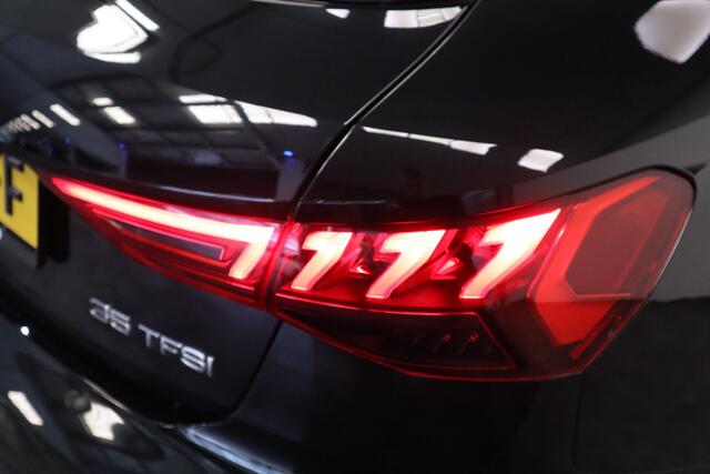 Audi A3 SPORTBACK 35 TFSI S edition 150PK Navigatie 17LMV volleder interieur Cruise Control parking ass.