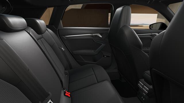 Audi A3 SPORTBACK S edition Competition 45 TFSI e 180 kW / 245 PK Sp panoramadak, SONOS soundsysteem, comfortsleutel, LM 18" %-Y dubbelspaak, assistentiepakket Driving en Parking