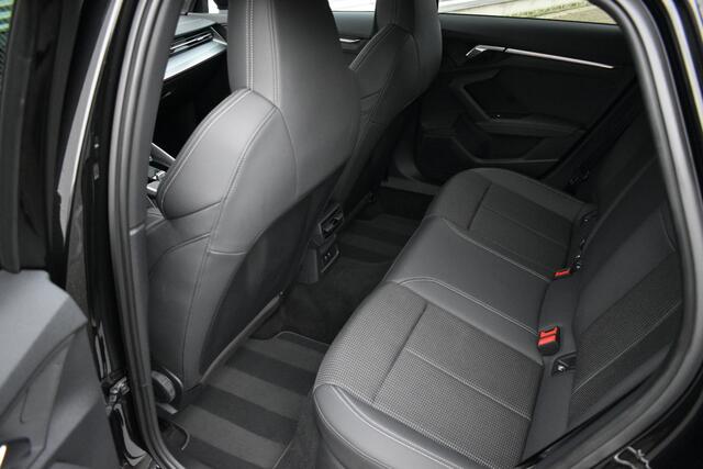 Audi A3 SPORTBACK 35 TFSI S-Line Black edition 150 pk Pano | Apple-Carplay | ACC | Virtual