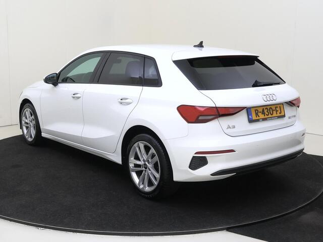 Audi A3 SPORTBACK 30 TFSI Pro Line | CarPlay | Lane- en frontassist | Draadloze telefoonlader | Climate control | Cruise control |