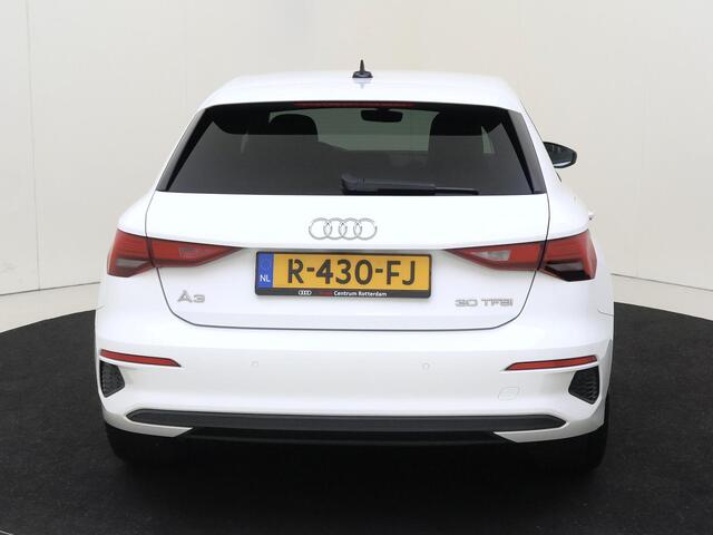 Audi A3 SPORTBACK 30 TFSI Pro Line | CarPlay | Lane- en frontassist | Draadloze telefoonlader | Climate control | Cruise control |