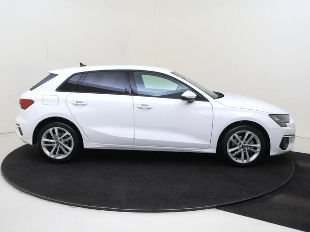 Audi A3 SPORTBACK 30 TFSI Pro Line | CarPlay | Lane- en frontassist | Draadloze telefoonlader | Climate control | Cruise control |