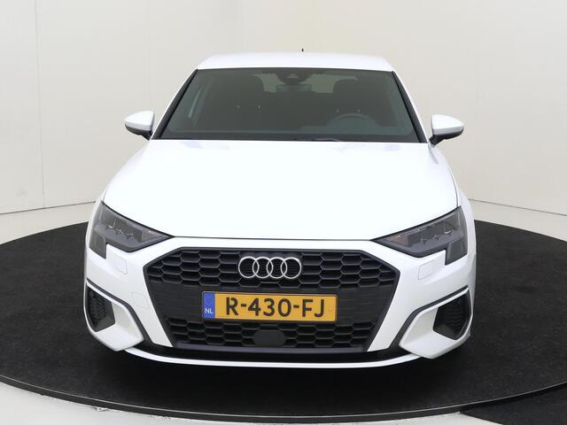 Audi A3 SPORTBACK 30 TFSI Pro Line | CarPlay | Lane- en frontassist | Draadloze telefoonlader | Climate control | Cruise control |