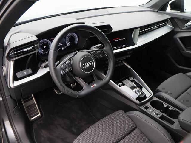 Audi A3 SPORTBACK 45 TFSi 245 Pk e Automaat S-Line Competition | Full LED | Trekhaak | Zwart Optiek | Privacy Glas | Adaptive Cruise | Stoelverwarming | Parkeersensoren | Carplay | 17.648 Km!!