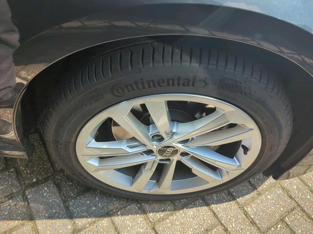 Audi A3 SPORTBACK 30 TFSI Attitude Automaat Navigatie / Clima / Parkeersensoren / LED Verlichting / Sportstoelen