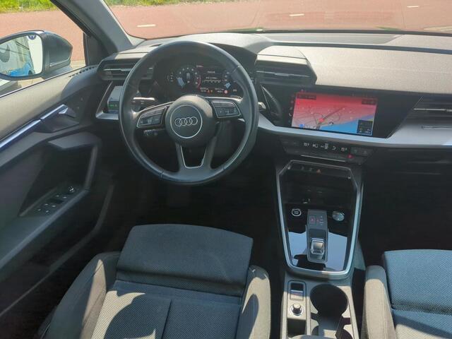 Audi A3 SPORTBACK 30 TFSI Attitude Automaat Navigatie / Clima / Parkeersensoren / LED Verlichting / Sportstoelen