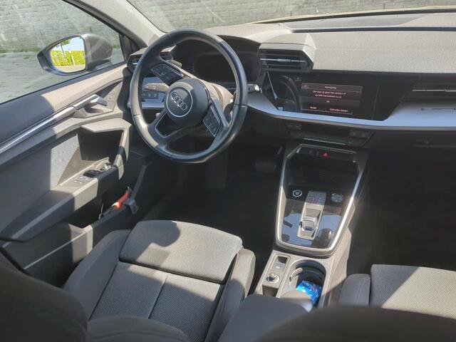 Audi A3 SPORTBACK 30 TFSI Business edition / AUTOMAAT/ PARK. SENSOREN/ LED/ NAVI/ VIRTUAL COCKPIT/ CLIMA/ 17" LMV