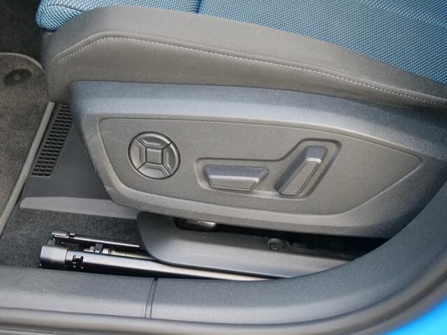 Audi A3 SPORTBACK 35 TFSI 150pk Edition One AUTOMAAT S-Line / Trekhaak / Keyless / Camera / Bang-Olufsen Sound