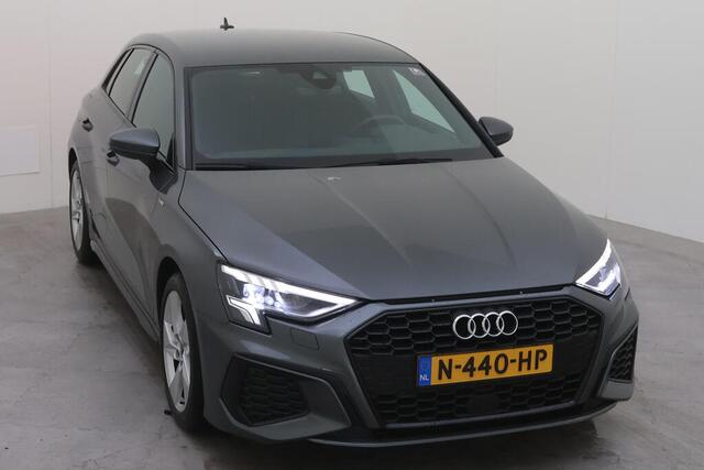 Audi A3 SPORTBACK 30 TFSI S edition / Digitaal dashboard / LED / Navigatie / LED / Parkeersensoren V+A /