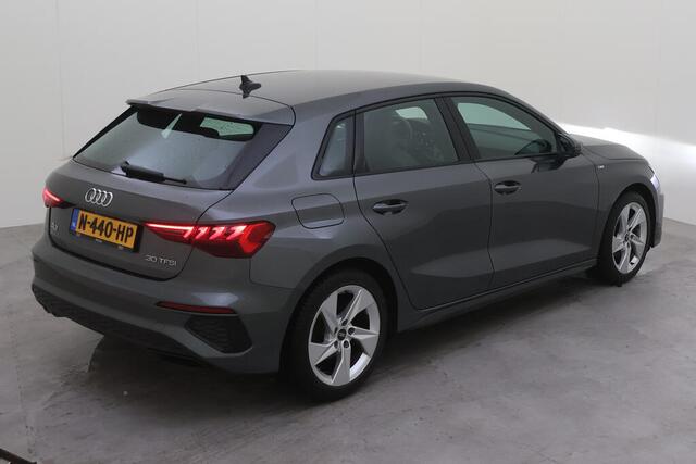 Audi A3 SPORTBACK 30 TFSI S edition / Digitaal dashboard / LED / Navigatie / LED / Parkeersensoren V+A /