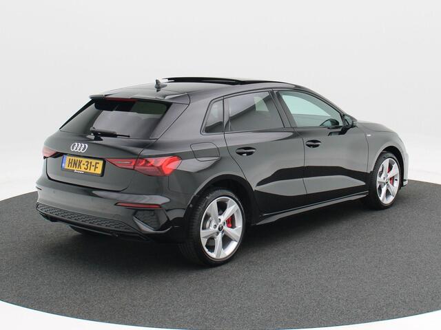 Audi A3 SPORTBACK 45 TFSi e 245 Pk Automaat S-Line Competition | Panoramadak | B&O Audio | Camera | 18 Inch | Adaptive Cruise | Zwart Optiek | Privacy Glass | 13.900 Km!!