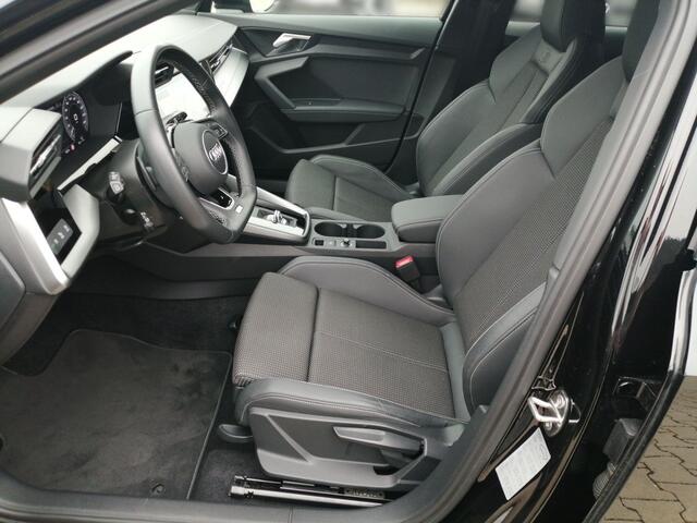 Audi A3 SPORTBACK 40 TFSI e S-LINE ** LED, VIRTUAL, PANORAMA, ACC, 18-inch LMV, SPIEGELPACK ** 1e Eig - Slechts 25.500 km. ** ** INFORMEER OOK NAAR ONZE AANTREKKELIJKE FINANCIAL-LEASE TARIEVEN **