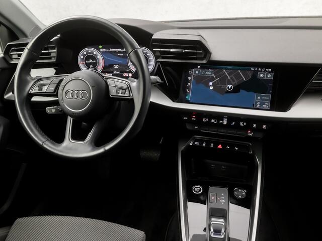 Audi A3 SPORTBACK 30 TFSI Business Sportline Automaat (APPLE CARPLAY, GROOT NAVI, CAMERA, ADAPTIVE CRUISE, SPORTSTOELEN, GETINT GLAS, MATRIX LED, NIEUWE APK, NIEUWSTAAT)