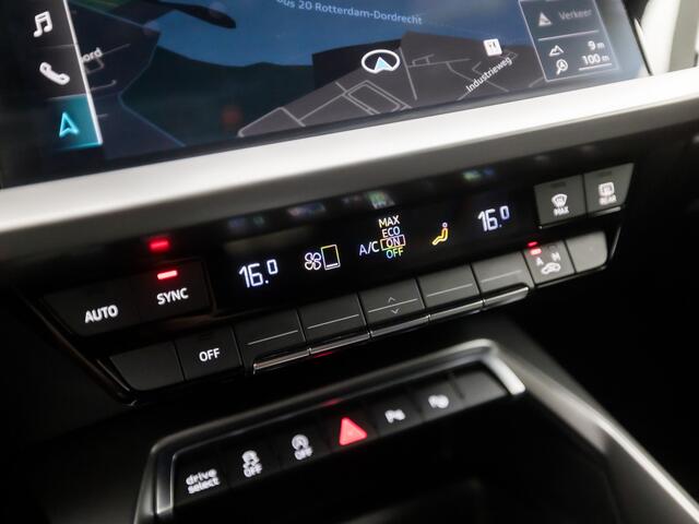 Audi A3 SPORTBACK 30 TFSI Business Sportline Automaat (APPLE CARPLAY, GROOT NAVI, CAMERA, ADAPTIVE CRUISE, SPORTSTOELEN, GETINT GLAS, MATRIX LED, NIEUWE APK, NIEUWSTAAT)
