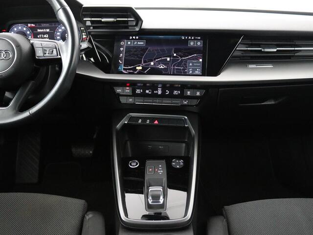 Audi A3 SPORTBACK 30 TFSI Business edition Automaat | Trekhaak | Navigatie | Appel CarPlay | Cruise Control | DAB | LED | LMV