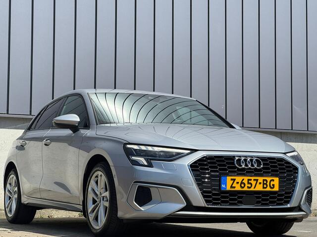 Audi A3 SPORTBACK 35 TFSI 150PK Automaat Business Apple-Carplay LED Stoelverwarming
