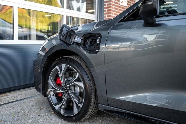 Audi A3 SPORTBACK 45TFSI e S-Line | Panorama | ACC | Camera | Black Optic | Stoelverwarming | 18 Inch |