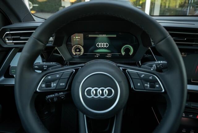 Audi A3 SPORTBACK 45TFSI e S-Line | Panorama | ACC | Camera | Black Optic | Stoelverwarming | 18 Inch |