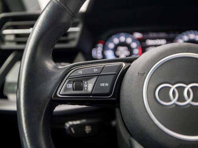 Audi A3 SPORTBACK 30 TFSI Sportline Automaat (APPLE CARPLAY, GROOT NAVI, CLIMATE, GETINT GLAS, SPORTSTOELEN, CRUISE, MATRIX LED, PARKEERSENSOREN, NIEUWSTAAT)