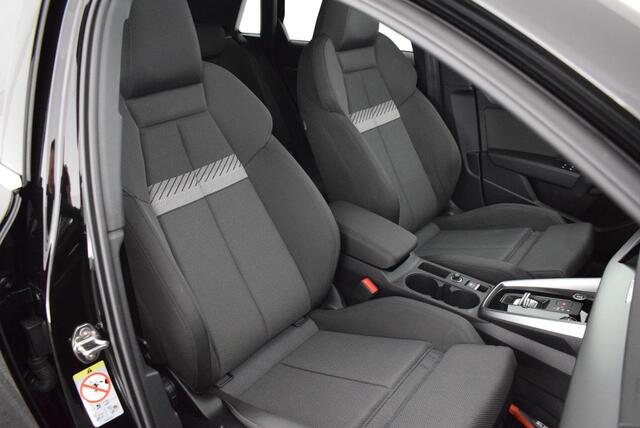 Audi A3 SPORTBACK 35 TFSI 150pk S-Tronic Business edition Trekhaak Panoramadak Virtual Cockpit Sportstoelen Navigatie