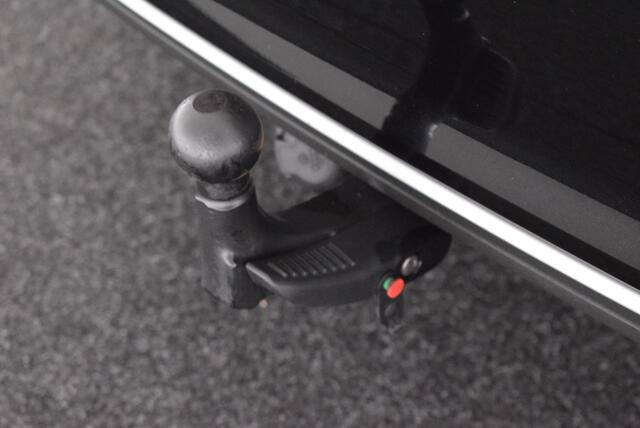 Audi A3 SPORTBACK 35 TFSI 150pk S-Tronic Business edition Trekhaak Panoramadak Virtual Cockpit Sportstoelen Navigatie
