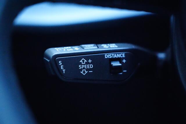 Audi A3 SPORTBACK 45 TFSI e S edition Competition 245pk Panoramadak/Stoelverwarming/Camera