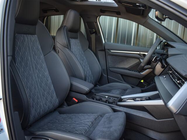 Audi A3 SPORTBACK 45 TFSI e S EDITION COMPETITION | PANORAMADAK | S-SEATS | ADAPTIVE CRUISE | SONOS SOUND | CAMERA | BLACK-OPTIC | AMBIANCE INTERIEUR
