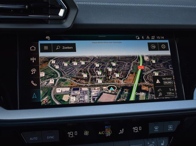 Audi A3 SPORTBACK 45 TFSI e S EDITION COMPETITION | PANORAMADAK | S-SEATS | ADAPTIVE CRUISE | SONOS SOUND | CAMERA | BLACK-OPTIC | AMBIANCE INTERIEUR