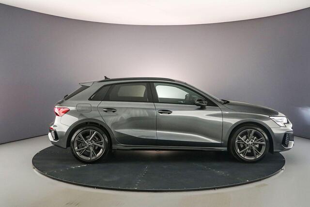 Audi A3 SPORTBACK 30 TFSI S edition | Trekhaak | Adapt. Cruise | 18 inch | Optiek Zwart | Stoelverw. | Virtual cockpit | S Line