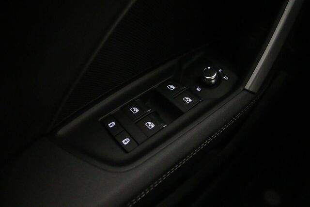 Audi A3 SPORTBACK 30 TFSI S edition | Sportonderstel | Carplay | Full-led | Virtual Cockpit |