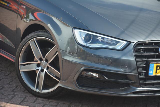 Audi A3 SPORTBACK 1.8 TFSI S-Line | Panoramadak | Keyless | Xenon | Sportstoelen | Stoelverwarming | Navigatie!! | Super uitgevoerde Audi A3 en keurig onderhouden!!
