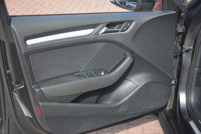 Audi A3 SPORTBACK 1.8 TFSI S-Line | Panoramadak | Keyless | Xenon | Sportstoelen | Stoelverwarming | Navigatie!! | Super uitgevoerde Audi A3 en keurig onderhouden!!
